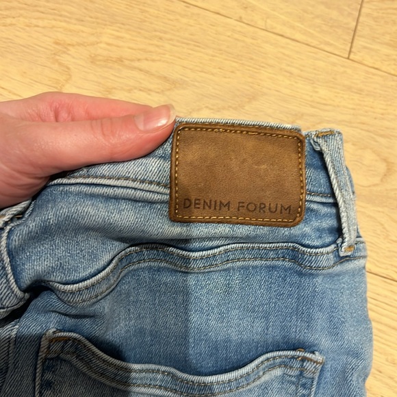 Denim Forum Lola Cropped Jean - Picture 3 of 4